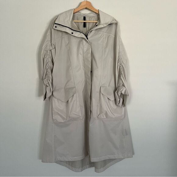 Lululemon Smooth Departure Windbreaker Long Jacket in Light Chrome, Size 4 - Picture 2 of 12